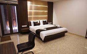 Hsm Grand Inn, Chittoor